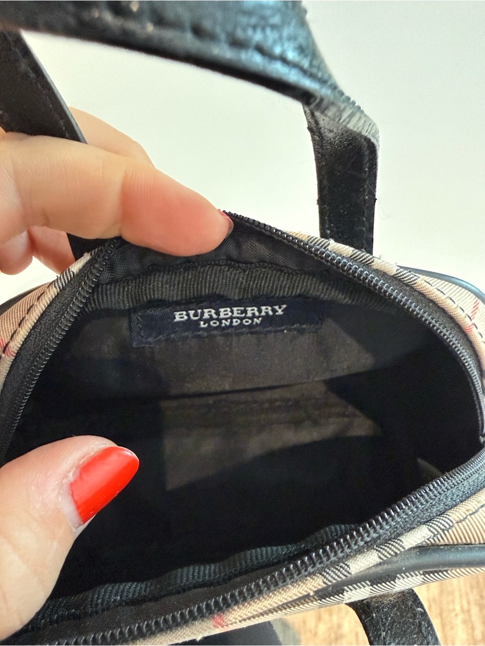 Burberry Mini Top-Handle Bag in Beige and Black Black - Picture 2 of 5